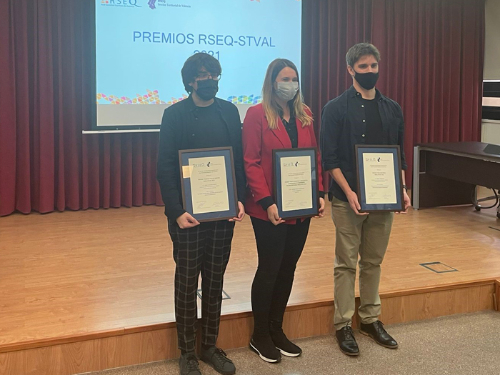 La RSEQ premia la tesis de Javier Castells y el trabajo final de master de Javie...