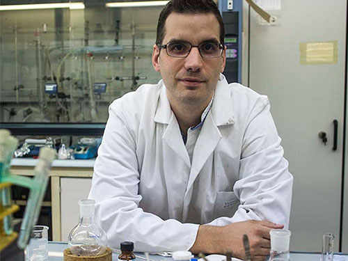 Jesús Ferrando Soria, investigador del ICMol finalista de la séptima edición ...